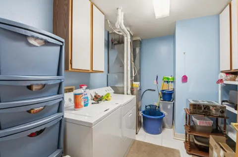 $300,000 | 207 Oconomowoc Parkway, Oconomowoc, WI 53066