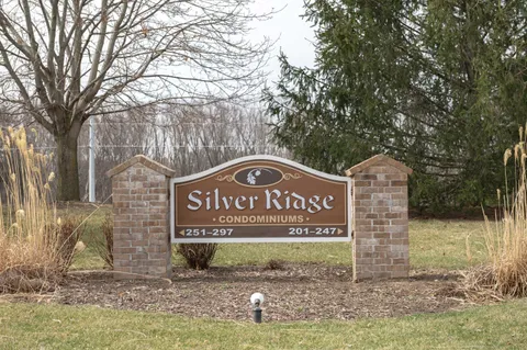 $300,000 | 207 Oconomowoc Parkway, Oconomowoc, WI 53066