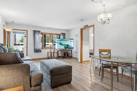 $300,000 | 207 Oconomowoc Parkway, Oconomowoc, WI 53066