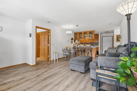 $300,000 | 207 Oconomowoc Parkway, Oconomowoc, WI 53066