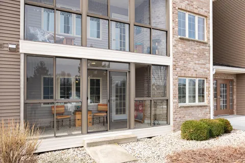 $300,000 | 207 Oconomowoc Parkway, Oconomowoc, WI 53066