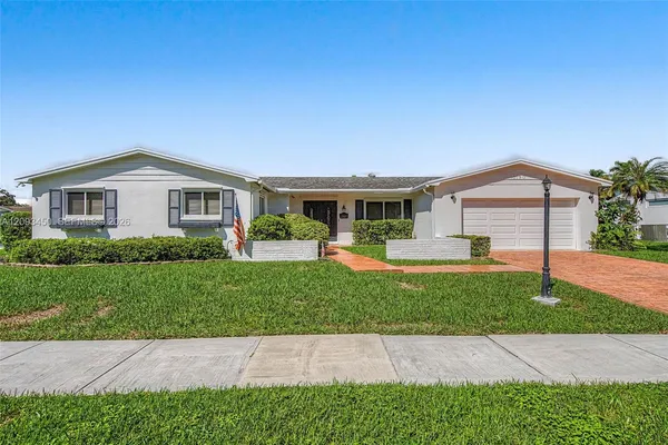 $1,150,000 | 10190 Southwest 99th Avenue, Miami, FL 33176