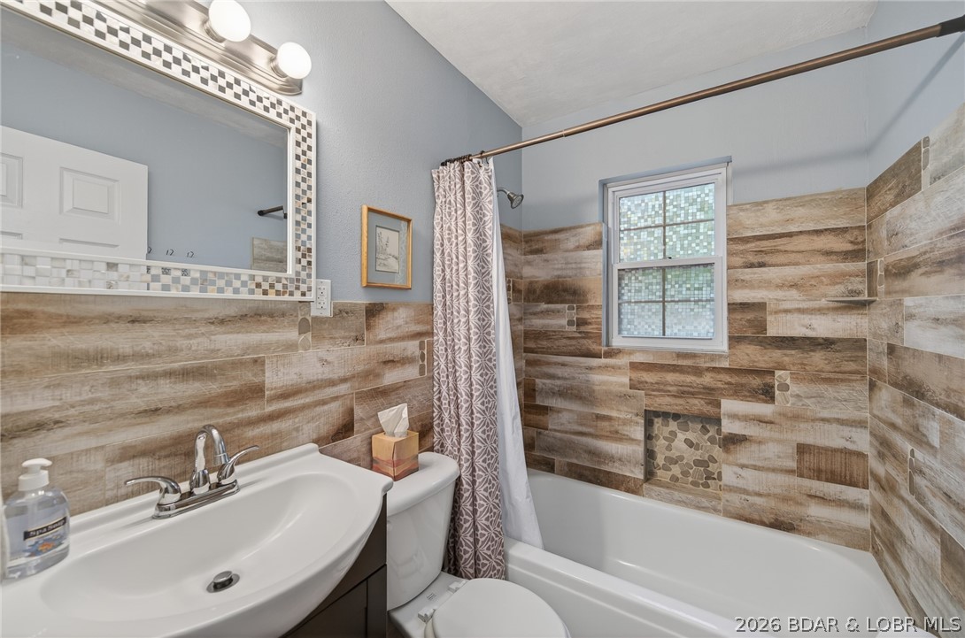 27523 Shorty Road Barnett, MO 65011 - Photo 21 of 60 Bathroom