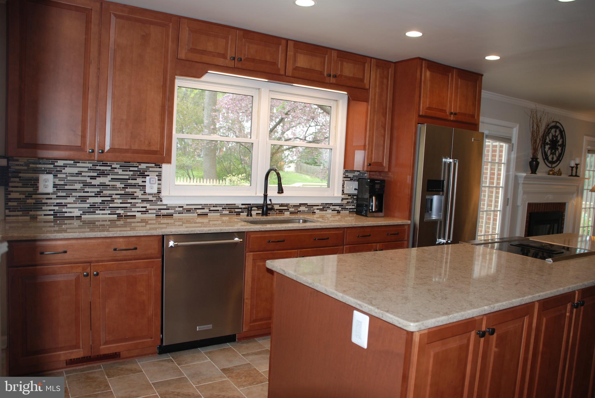 6108 Eagle Landing Road Burke, VA 22015 - Photo 11 of 52 Beautifully remodeled gourmet Kit w/10 ft Island.