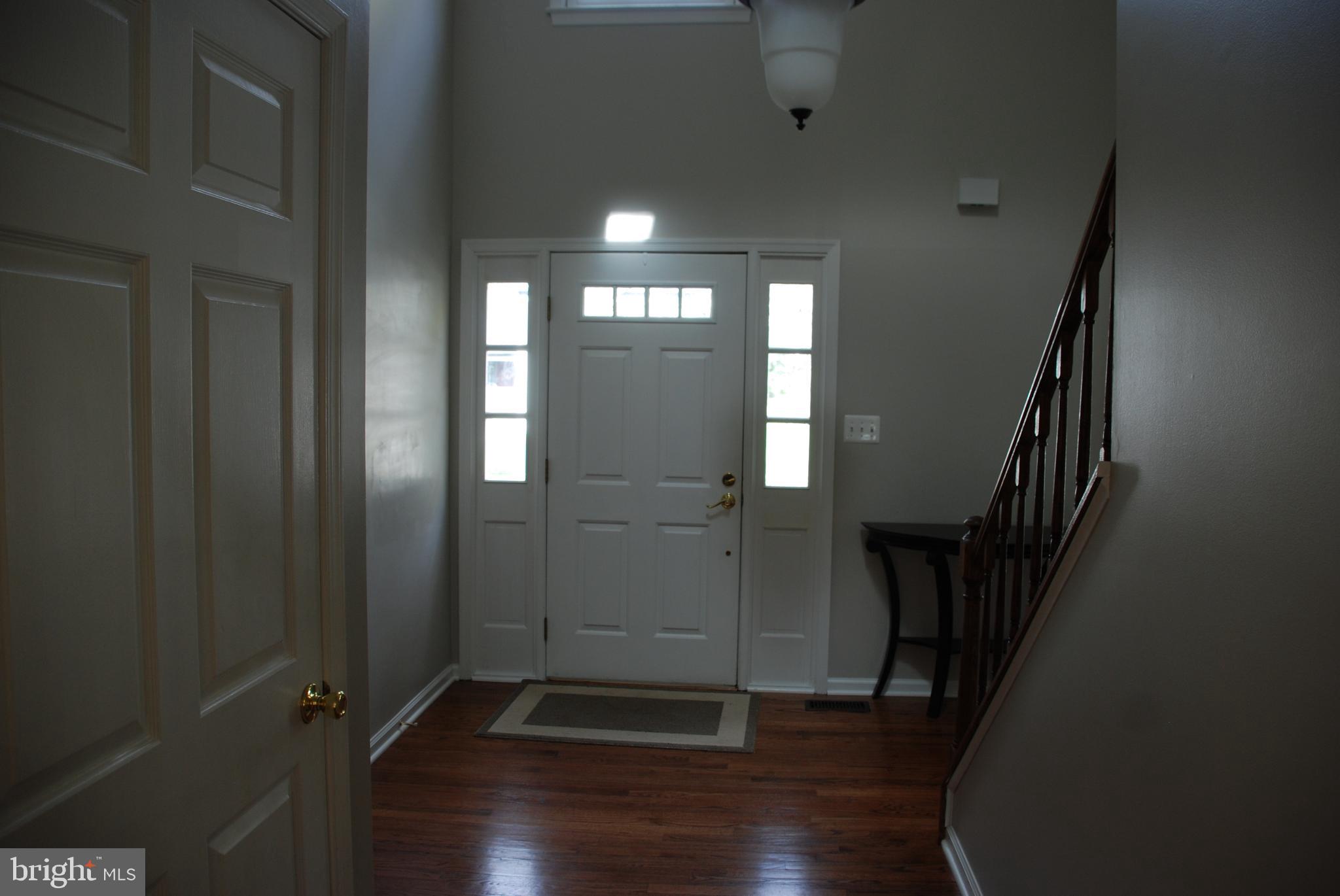6108 Eagle Landing Road Burke, VA 22015 - Photo 4 of 52 Two-story Entry Foyer w/hardwood floors.