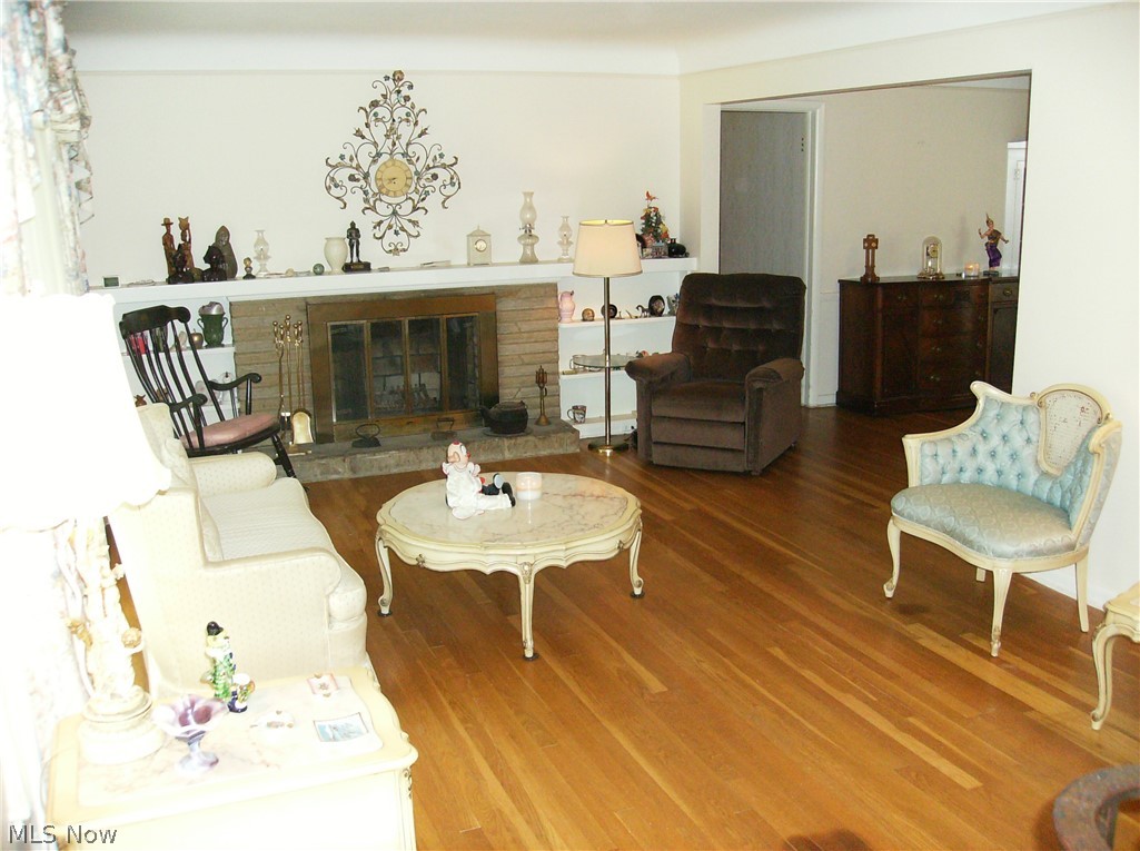 3611 Fenley Road Cleveland, OH 44121 - Photo 2 of 14 Gallery Image 2