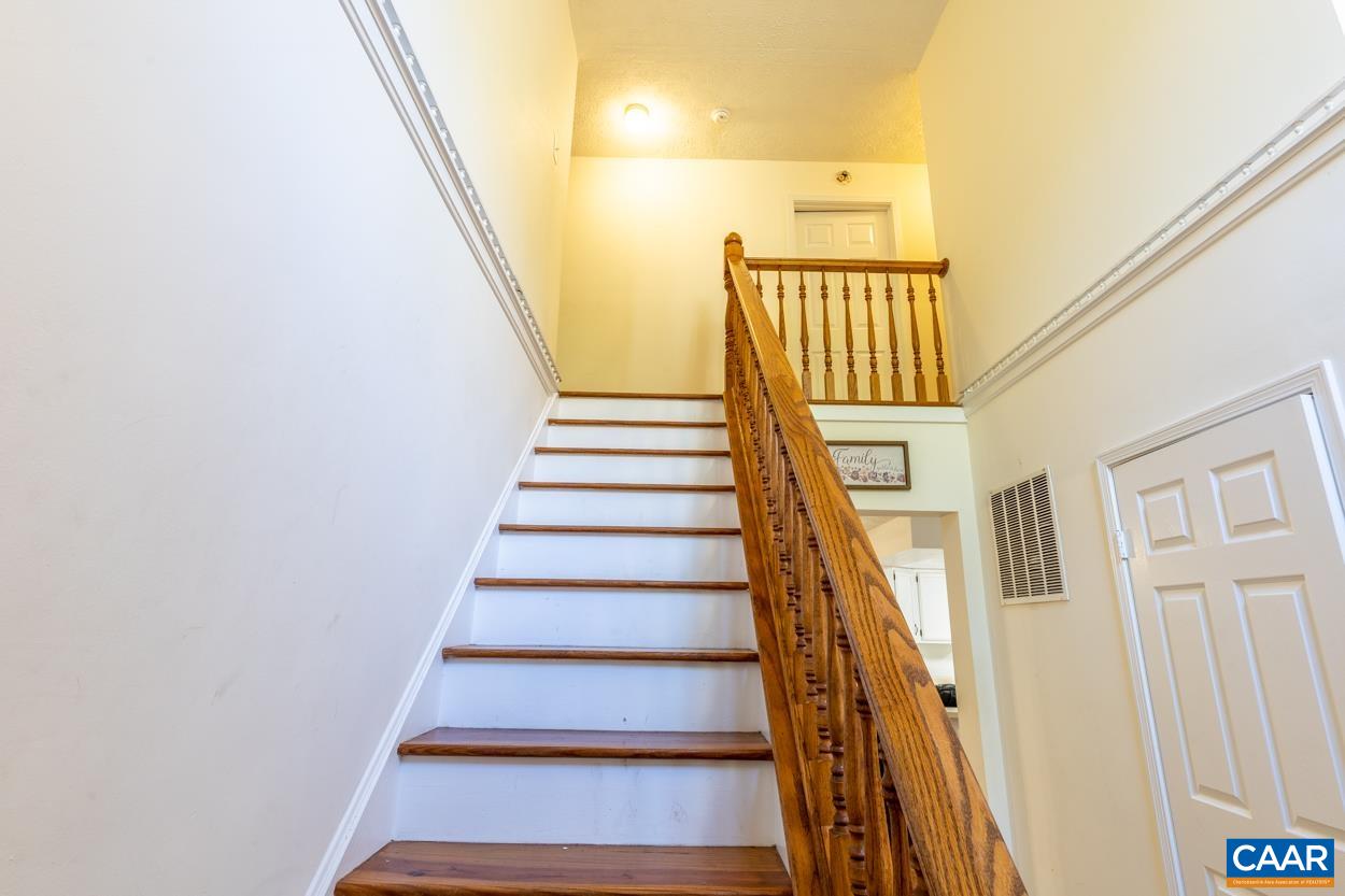 435 Courthouse Mountain Road Madison, VA 22727 - Photo 44 of 69 a view of entryway