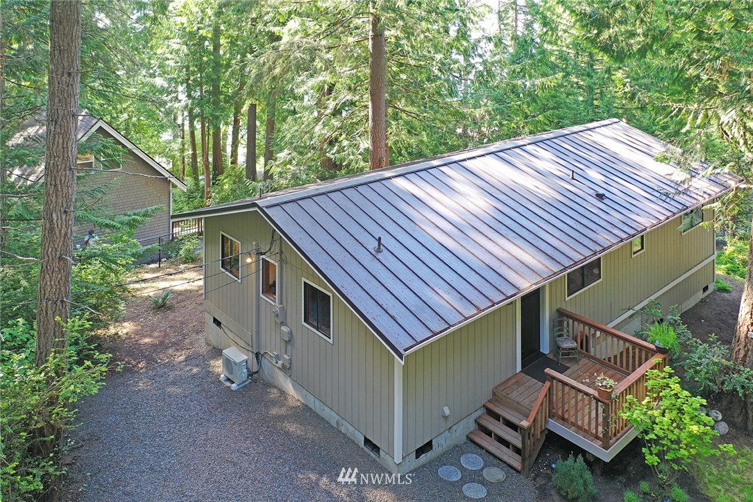 8478 Hansen Road Northeast Bainbridge Island, WA 98110 - Photo 14 of 24 Gallery Image 14