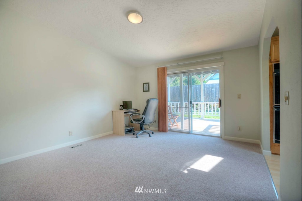 20602 Southeast 158th Street Renton, WA 98059 - Photo 12 of 15 Gallery Image 12
