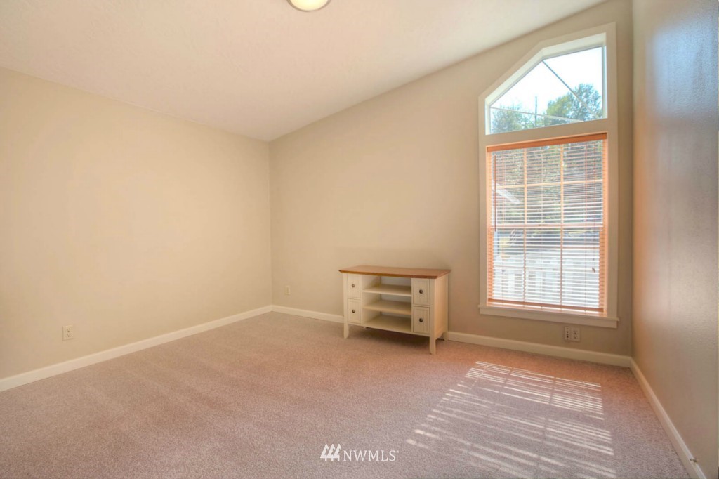 20602 Southeast 158th Street Renton, WA 98059 - Photo 13 of 15 Gallery Image 13