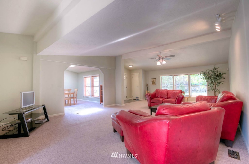 20602 Southeast 158th Street Renton, WA 98059 - Photo 8 of 15 Gallery Image 8