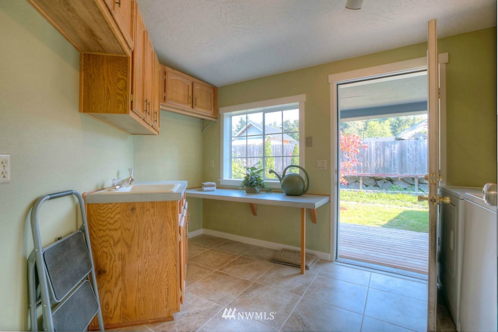 20602 Southeast 158th Street Renton, WA 98059 - Photo 10 of 15 Gallery Image 10