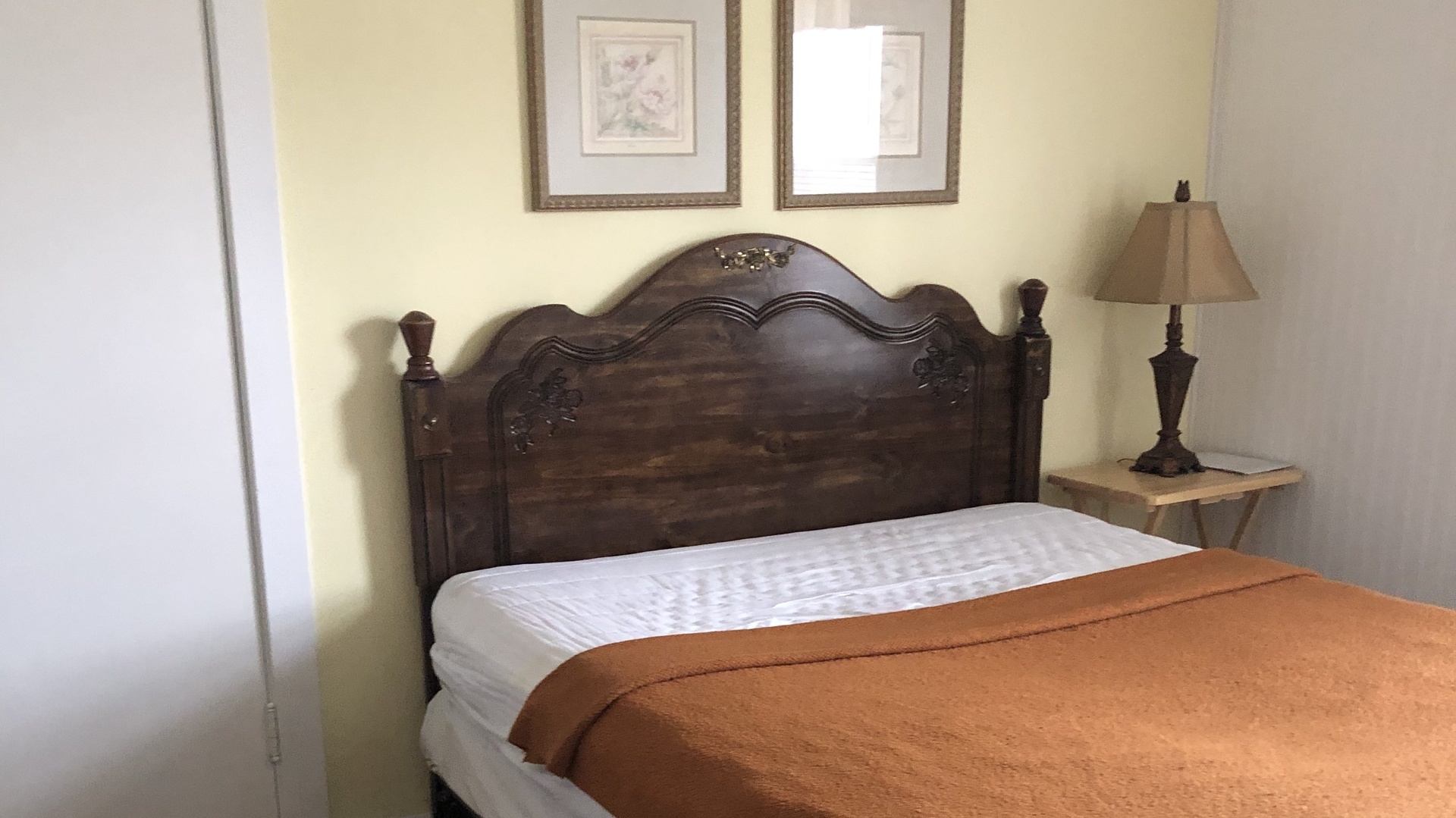 19020 Springfield Avenue Flossmoor, IL 60422 - Photo 11 of 25 a bed sitting in a bedroom next to a window