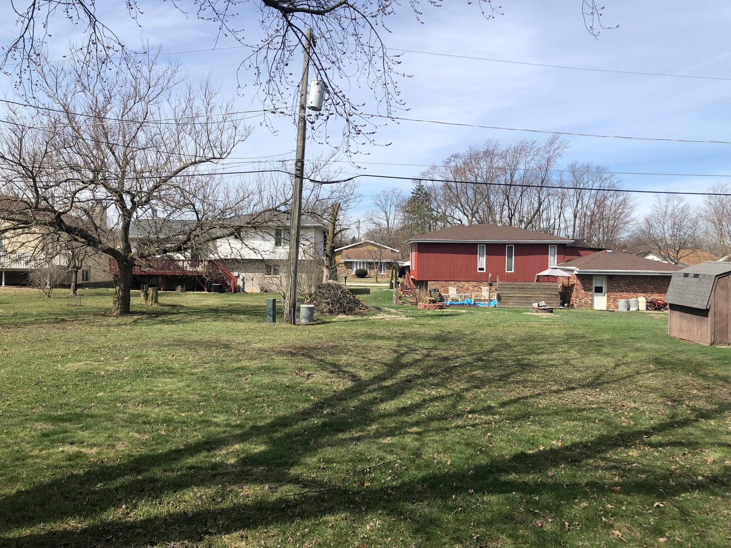 19020 Springfield Avenue Flossmoor, IL 60422 - Photo 20 of 25 a view of a street with houses