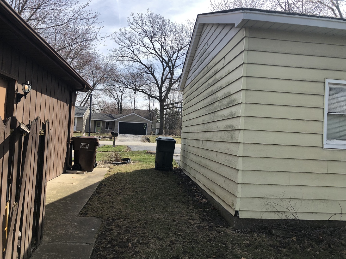 19020 Springfield Avenue Flossmoor, IL 60422 - Photo 24 of 25 a view of a house with a yard