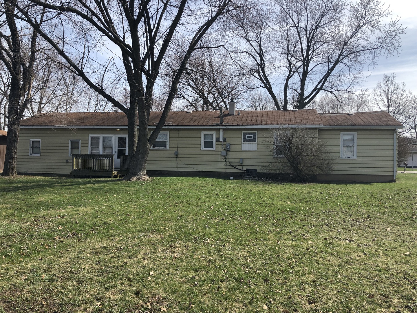 19020 Springfield Avenue Flossmoor, IL 60422 - Photo 25 of 25 a view of a house with a backyard