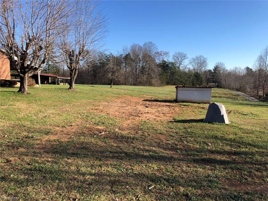 833 Red Brush Road Mount Airy, NC 27030 - Photo 11 of 47 Gallery Image 11