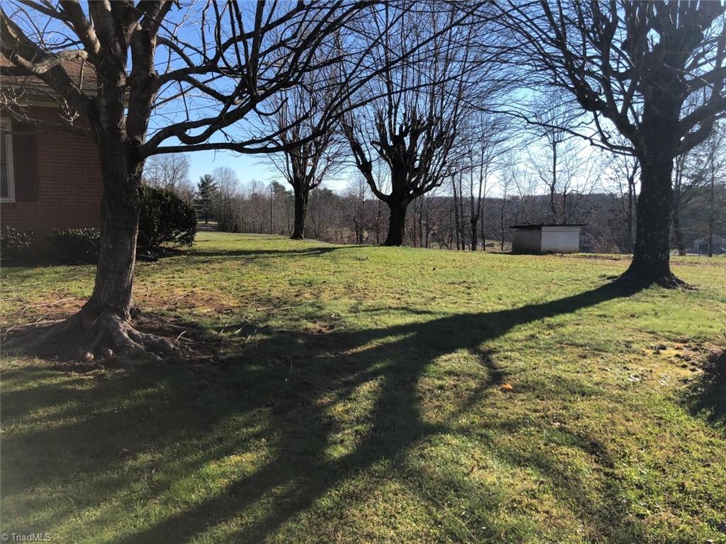 833 Red Brush Road Mount Airy, NC 27030 - Photo 9 of 47 Gallery Image 9
