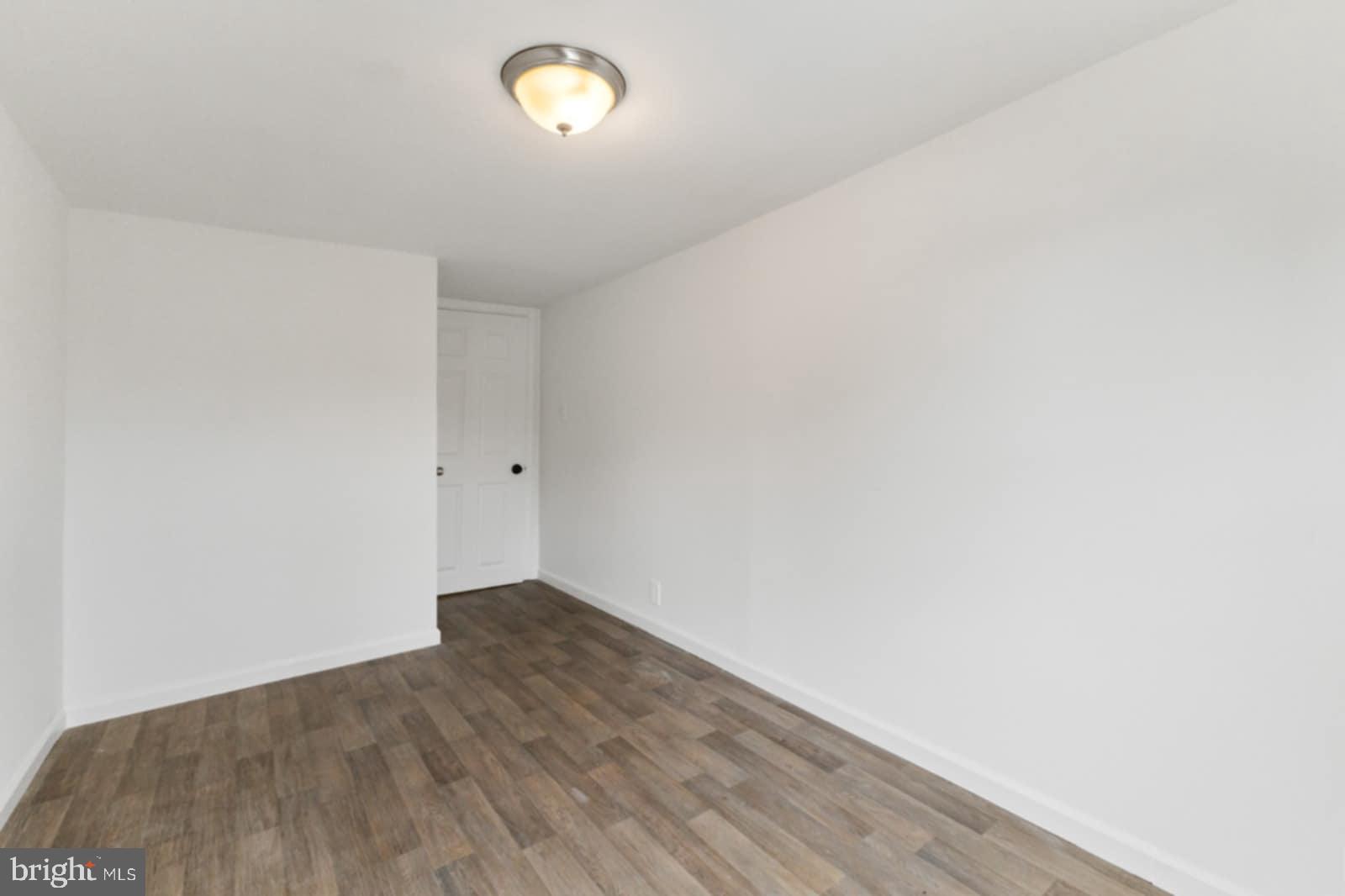 211 Broad Street Beverly, NJ 08010 - Photo 11 of 18