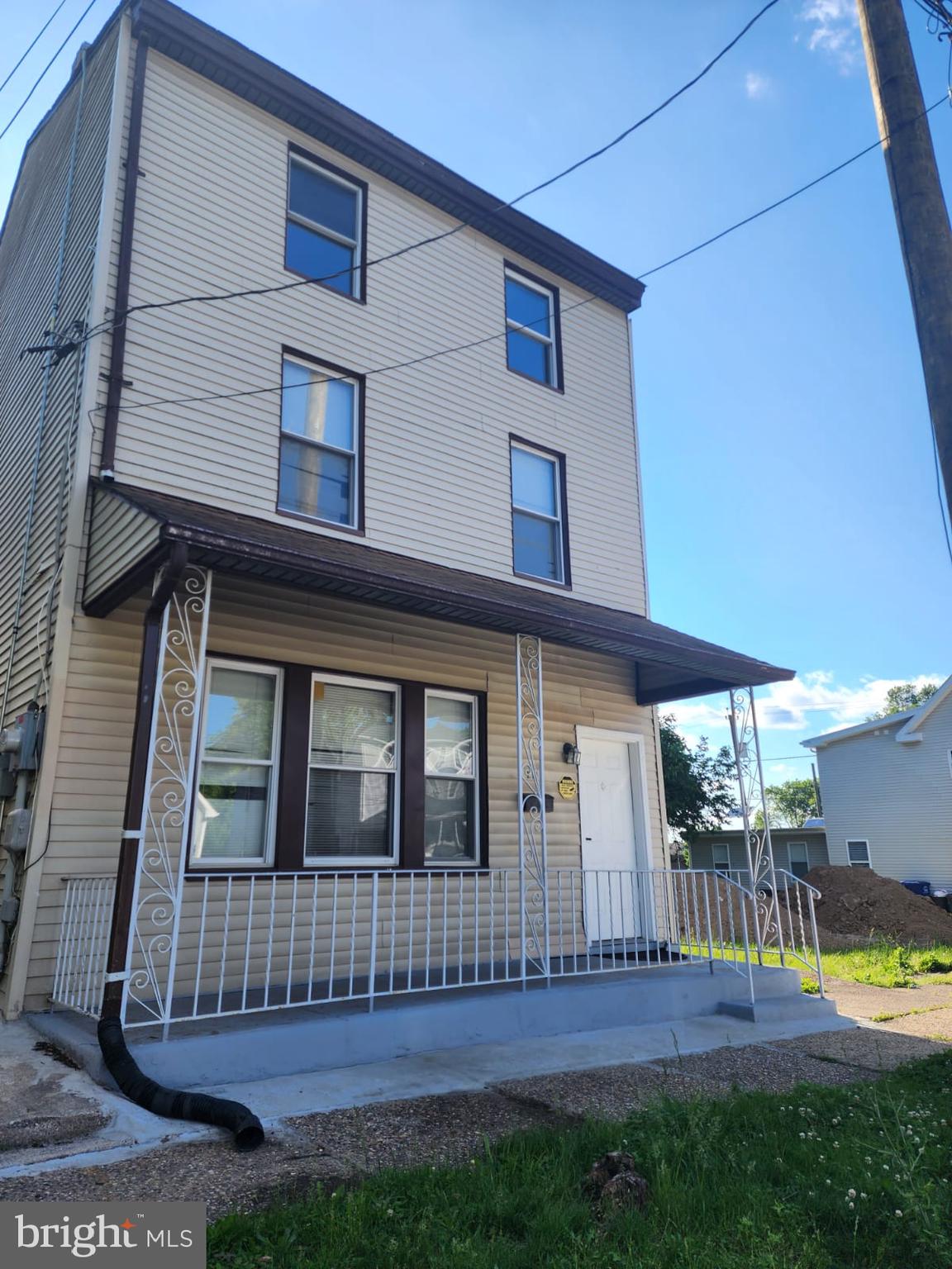 211 Broad Street Beverly, NJ 08010 - Photo 2 of 18