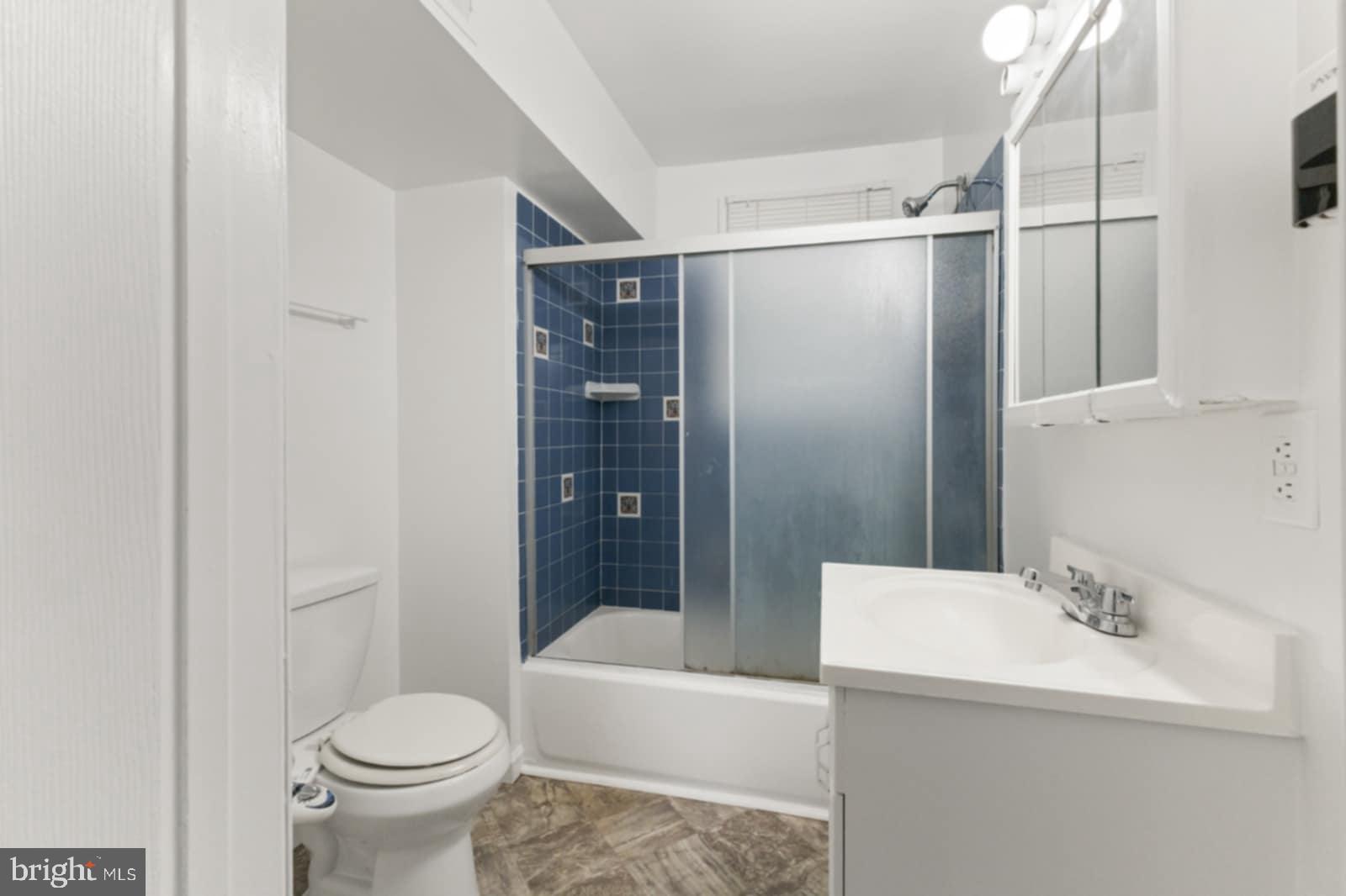 211 Broad Street Beverly, NJ 08010 - Photo 8 of 18