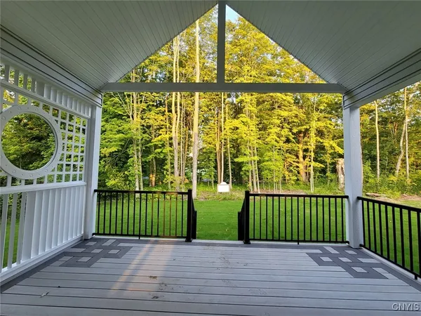 $796,200 | 3 North Hayes Road, Lysander, NY 13027