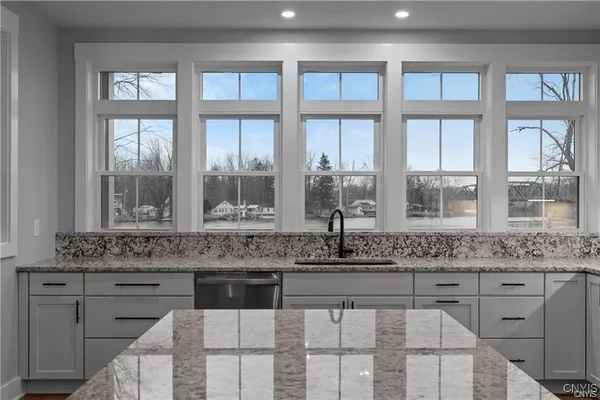 $796,200 | 3 North Hayes Road, Lysander, NY 13027