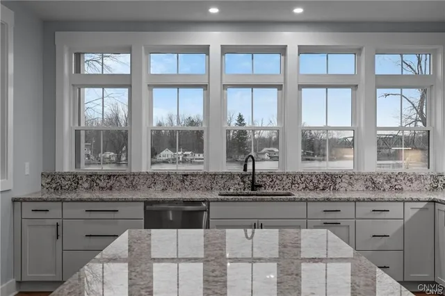 $796,200 | 3 North Hayes Road, Lysander, NY 13027