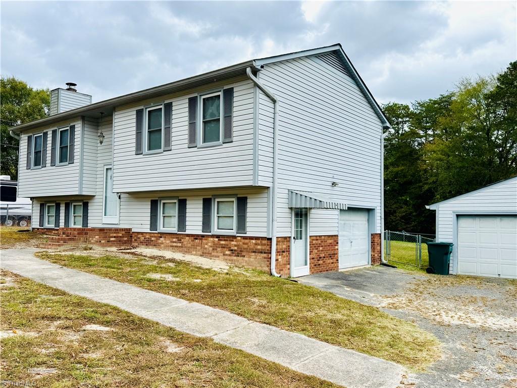 1099 Cresthaven Road Lewisville, NC 27023 - Photo 4 of 24