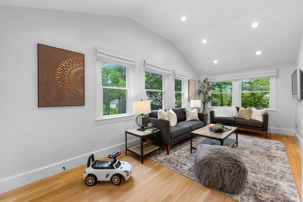 127 Prospect Street Wellesley, MA 02481 - Photo 18 of 40