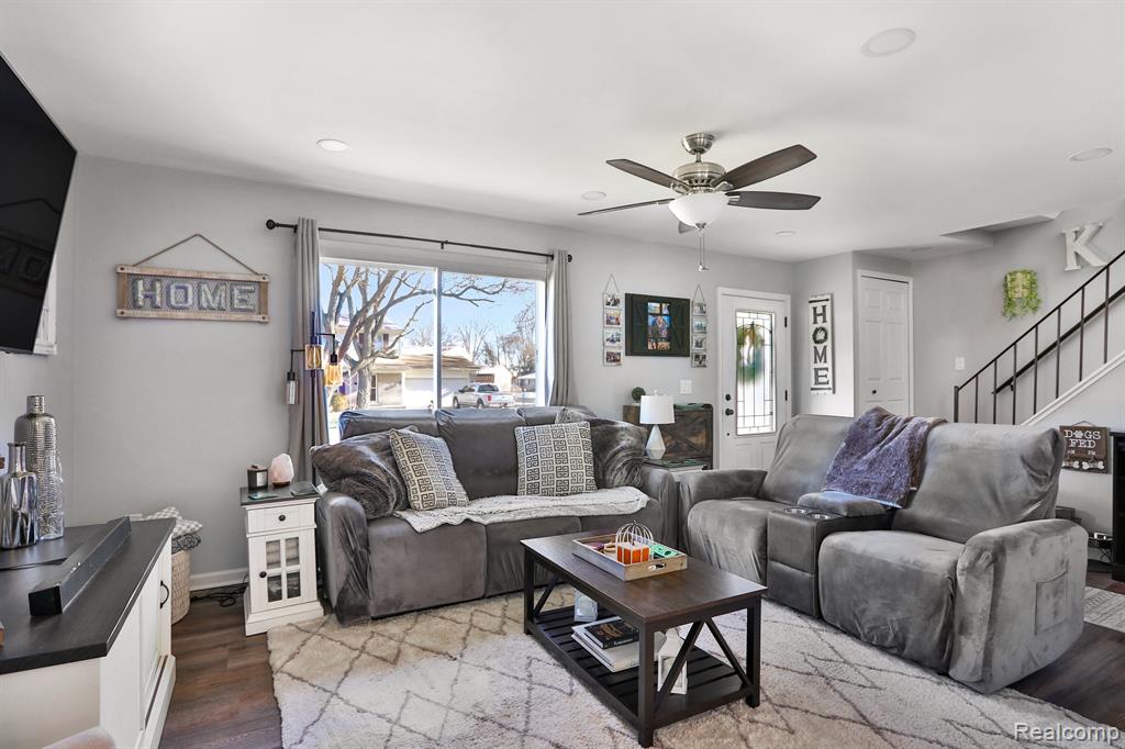 264 Buckingham Road Canton, MI 48188 - Photo 4 of 24