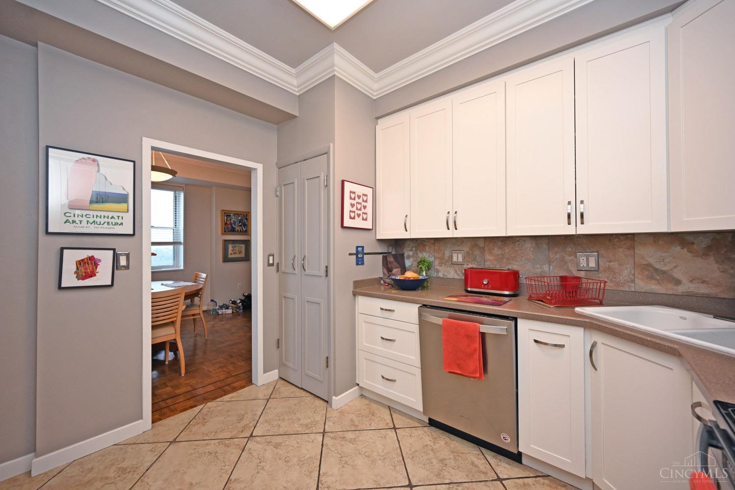2444 Madison Road, Unit 2005 Cincinnati, OH 45208 - Photo 38 of 52 Gallery Image 38