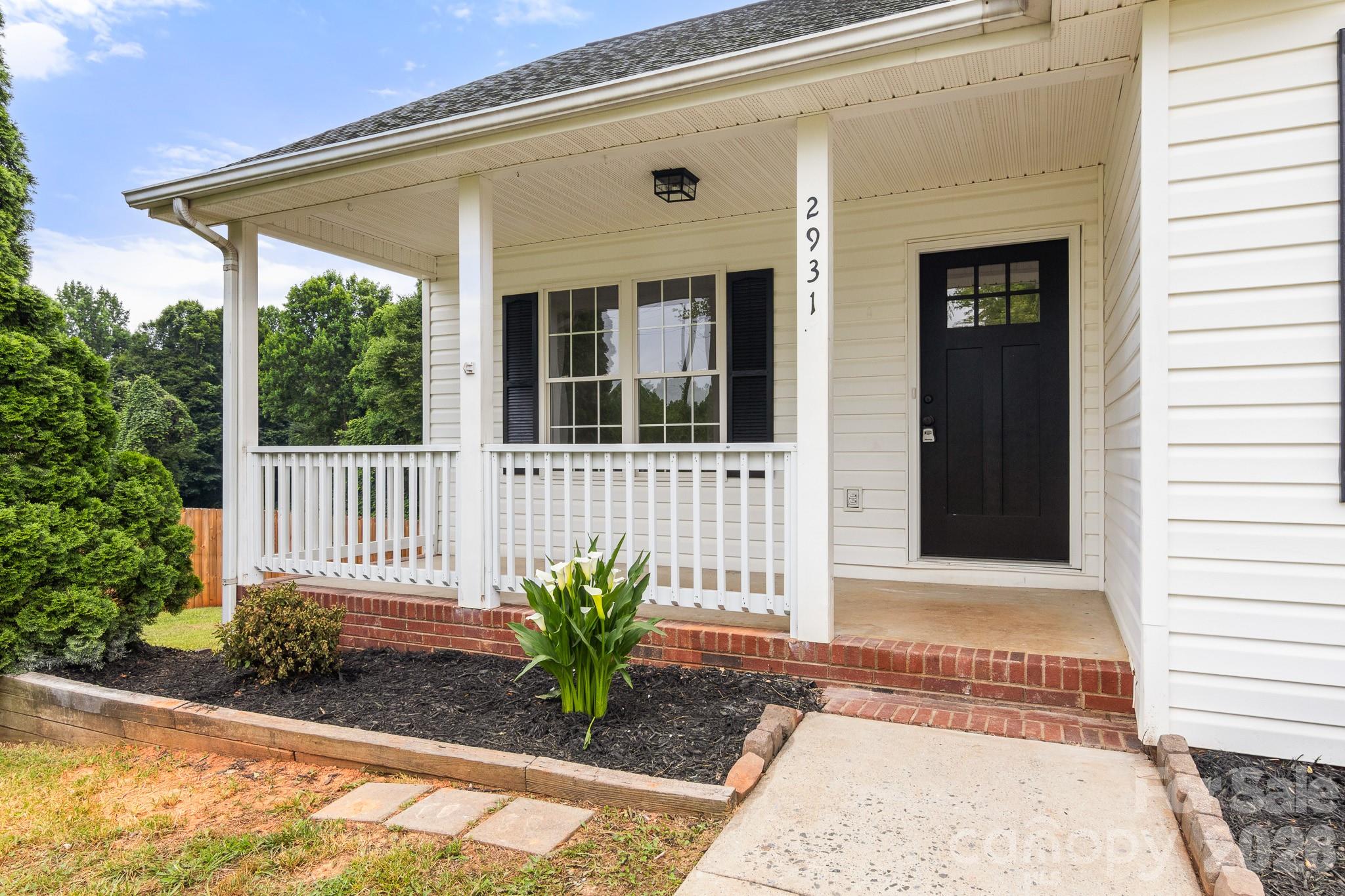 2931 Greenleaf Road Clover, SC 29710 - Photo 5 of 36