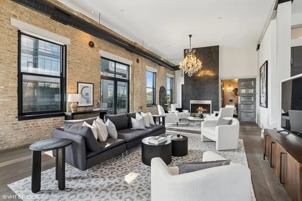 $2,300,000 | 401 North Aberdeen Street, Unit 4S, Chicago, IL 60642
