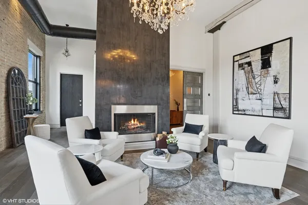 $2,300,000 | 401 North Aberdeen Street, Unit 4S, Chicago, IL 60642
