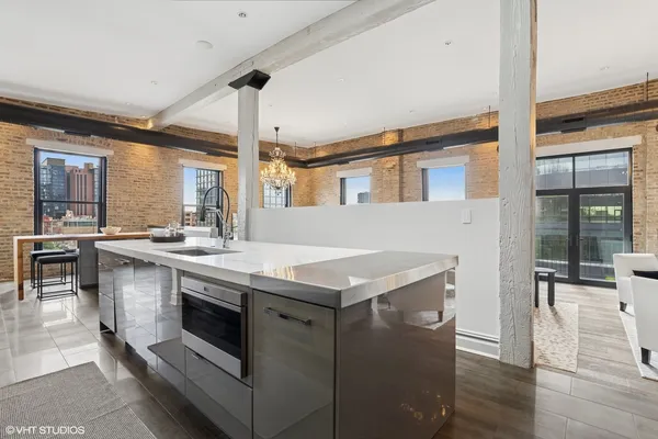 $2,300,000 | 401 North Aberdeen Street, Unit 4S, Chicago, IL 60642