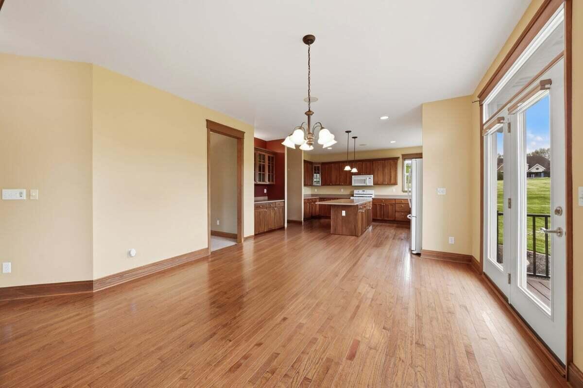 118 Windridge Road Valparaiso, IN 46385 - Photo 14 of 70 1200x799