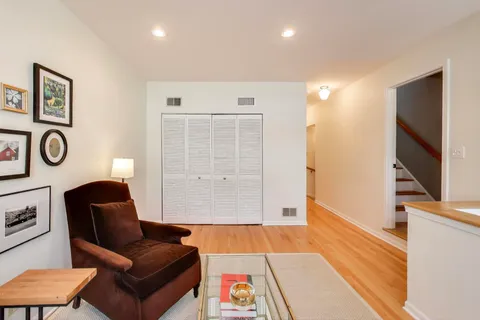 $699,900 | 2737 North Janssen Avenue, Unit B, Chicago, IL 60614