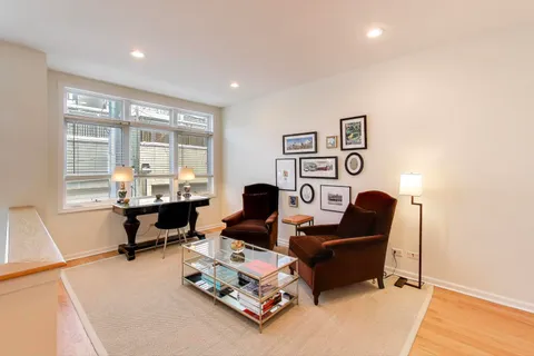 $699,900 | 2737 North Janssen Avenue, Unit B, Chicago, IL 60614