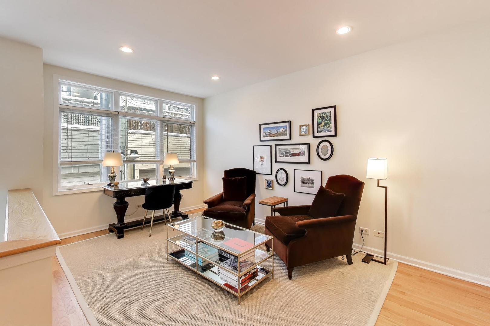 2737 North Janssen Avenue, Unit B Chicago, IL 60614 - Photo 19 of 31 a living room with furniture and a large window