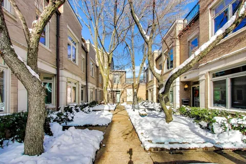 $699,900 | 2737 North Janssen Avenue, Unit B, Chicago, IL 60614
