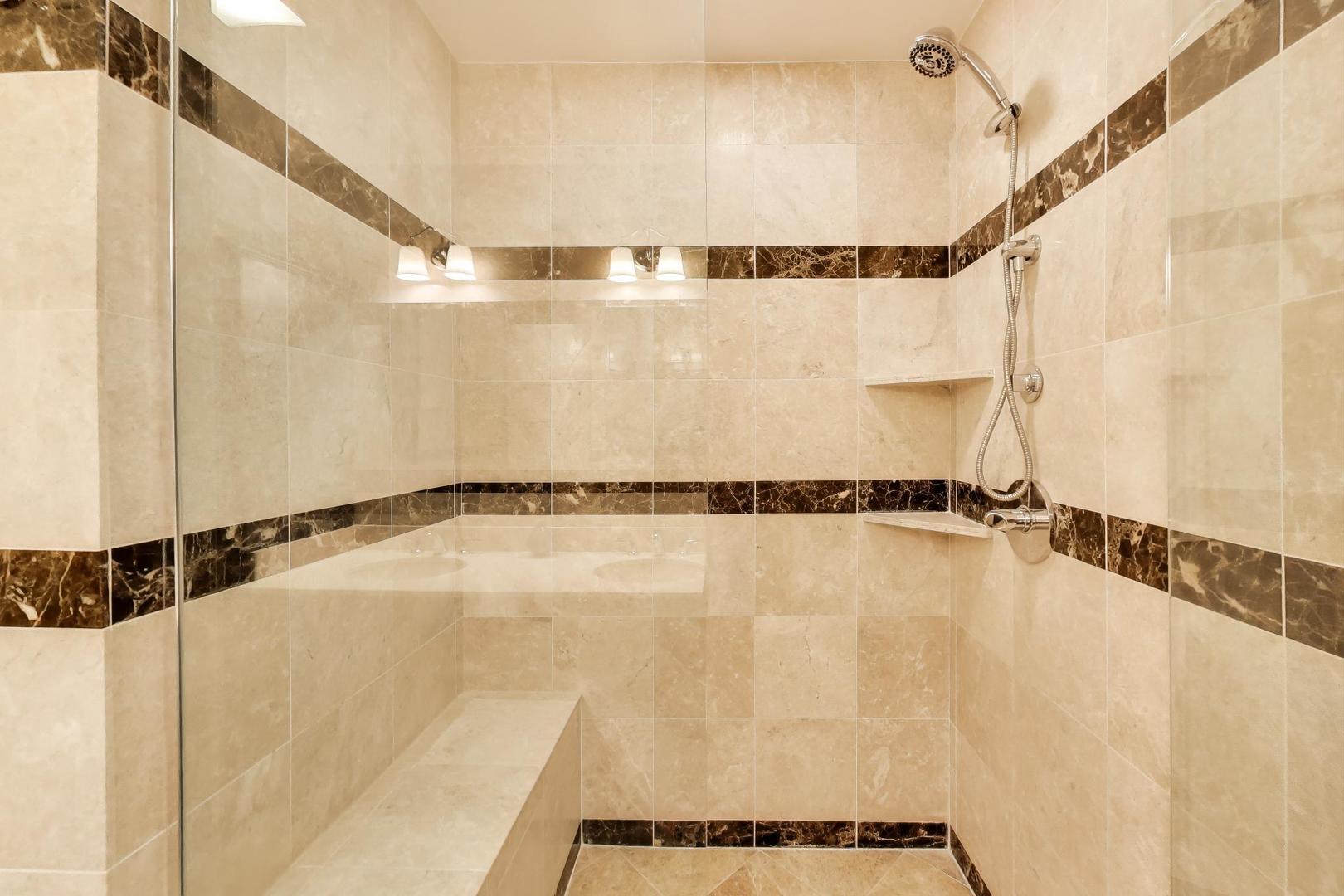 2737 North Janssen Avenue, Unit B Chicago, IL 60614 - Photo 24 of 31 a bathroom with a shower