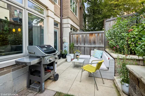 $699,900 | 2737 North Janssen Avenue, Unit B, Chicago, IL 60614