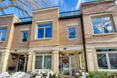 $699,900 | 2737 North Janssen Avenue, Unit B, Chicago, IL 60614