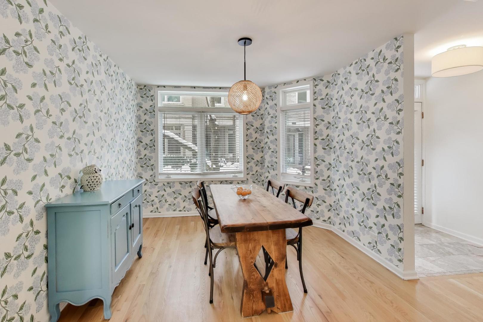 2737 North Janssen Avenue, Unit B Chicago, IL 60614 - Photo 8 of 31 a view of a dining room with furniture and wooden floor