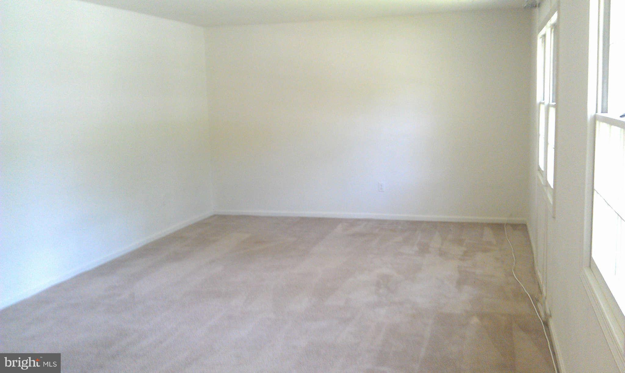 3220 Beret Lane Silver Spring, MD 20906 - Photo 6 of 15 Living Room