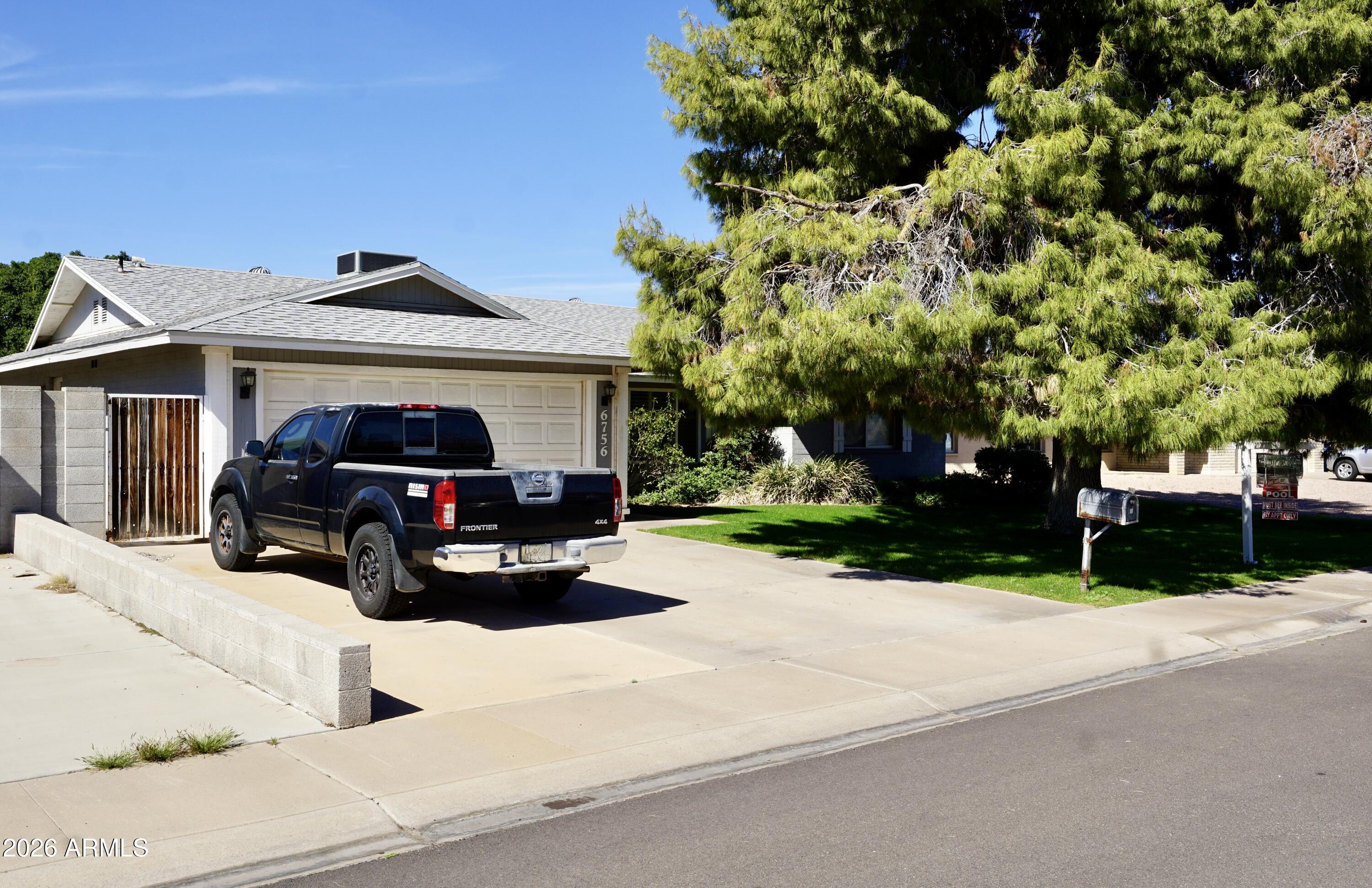 6756 South Oak Street Tempe, AZ 85283 - Photo 4 of 41 DSC06331