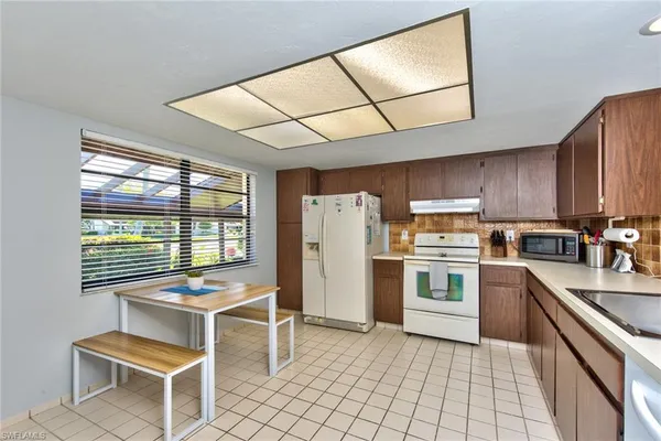 $2,350 | 150 Round Key Circle, Unit G15, Naples, FL 34112