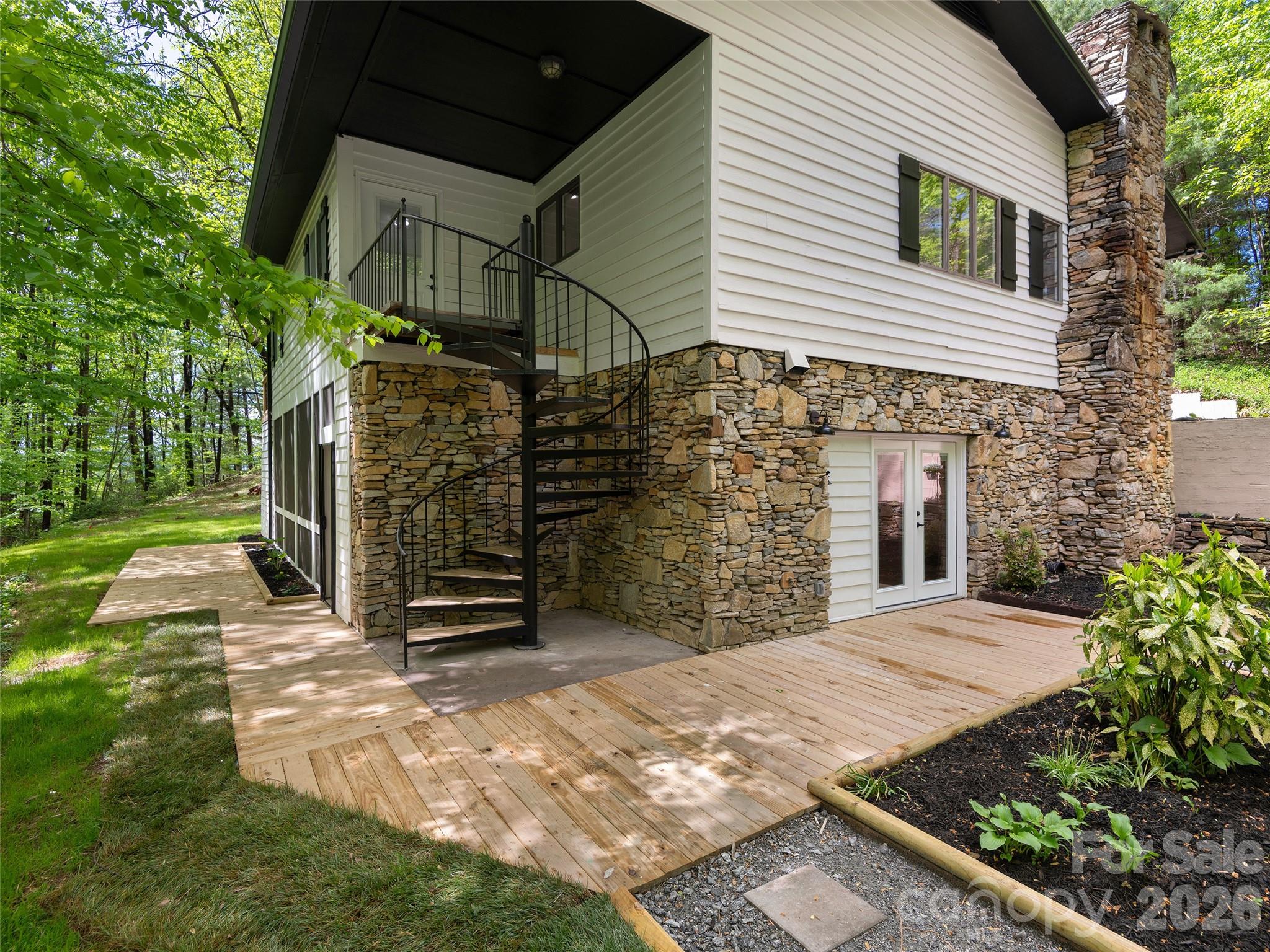 209 Ivy Hill Road Hendersonville, NC 28792 - Photo 4 of 40