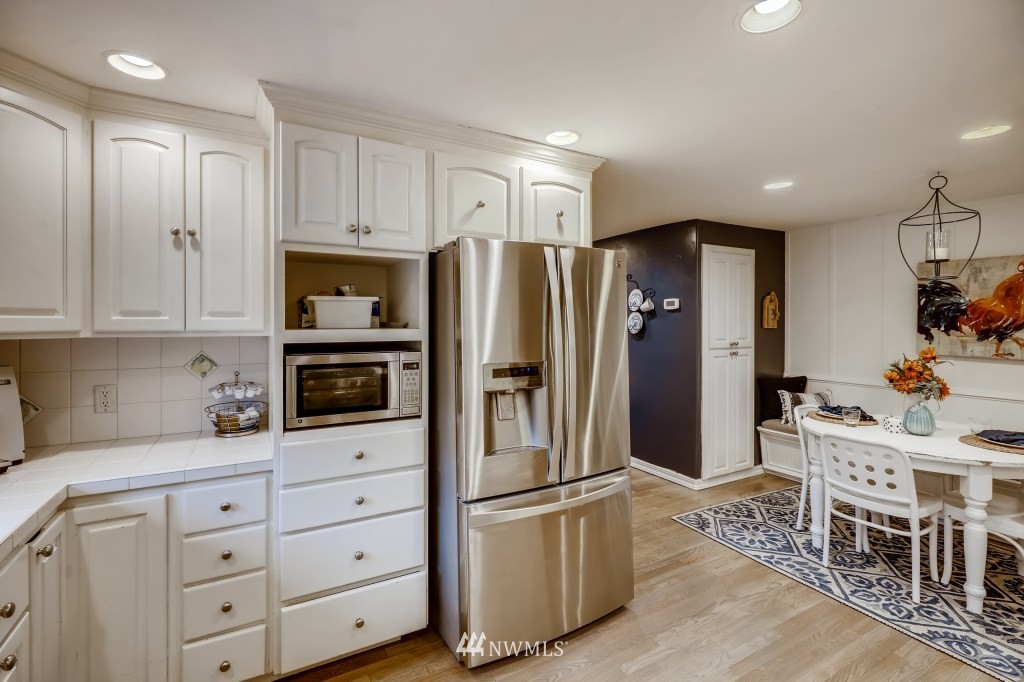 10034 Southeast 190th Street Renton, WA 98055 - Photo 5 of 29